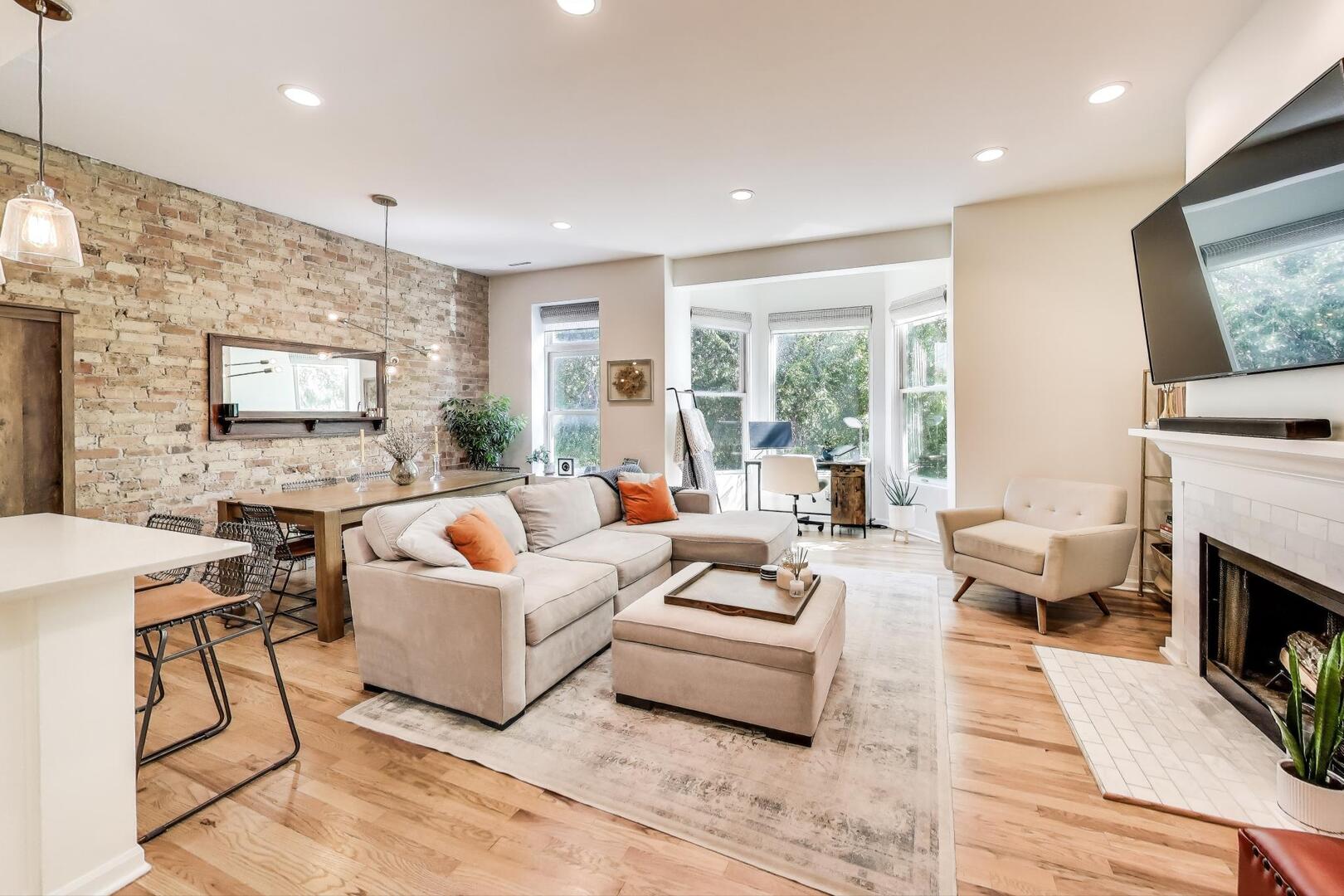 1500 N Orleans Street #3N, Chicago, IL 60610