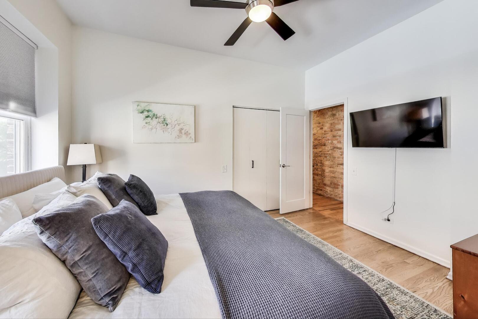 1500 N Orleans Street #3N, Chicago, IL 60610