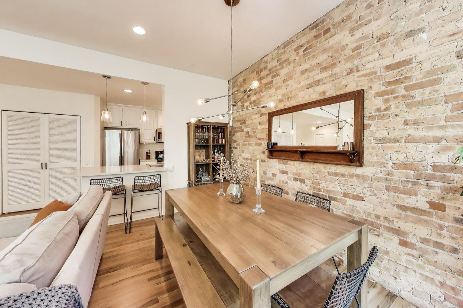 1500 N Orleans Street #3N, Chicago, IL 60610