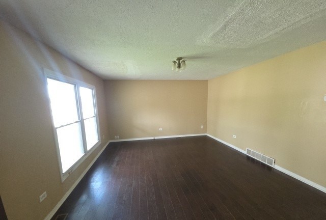 1031 Blackhawk Drive, University Park, IL 60484