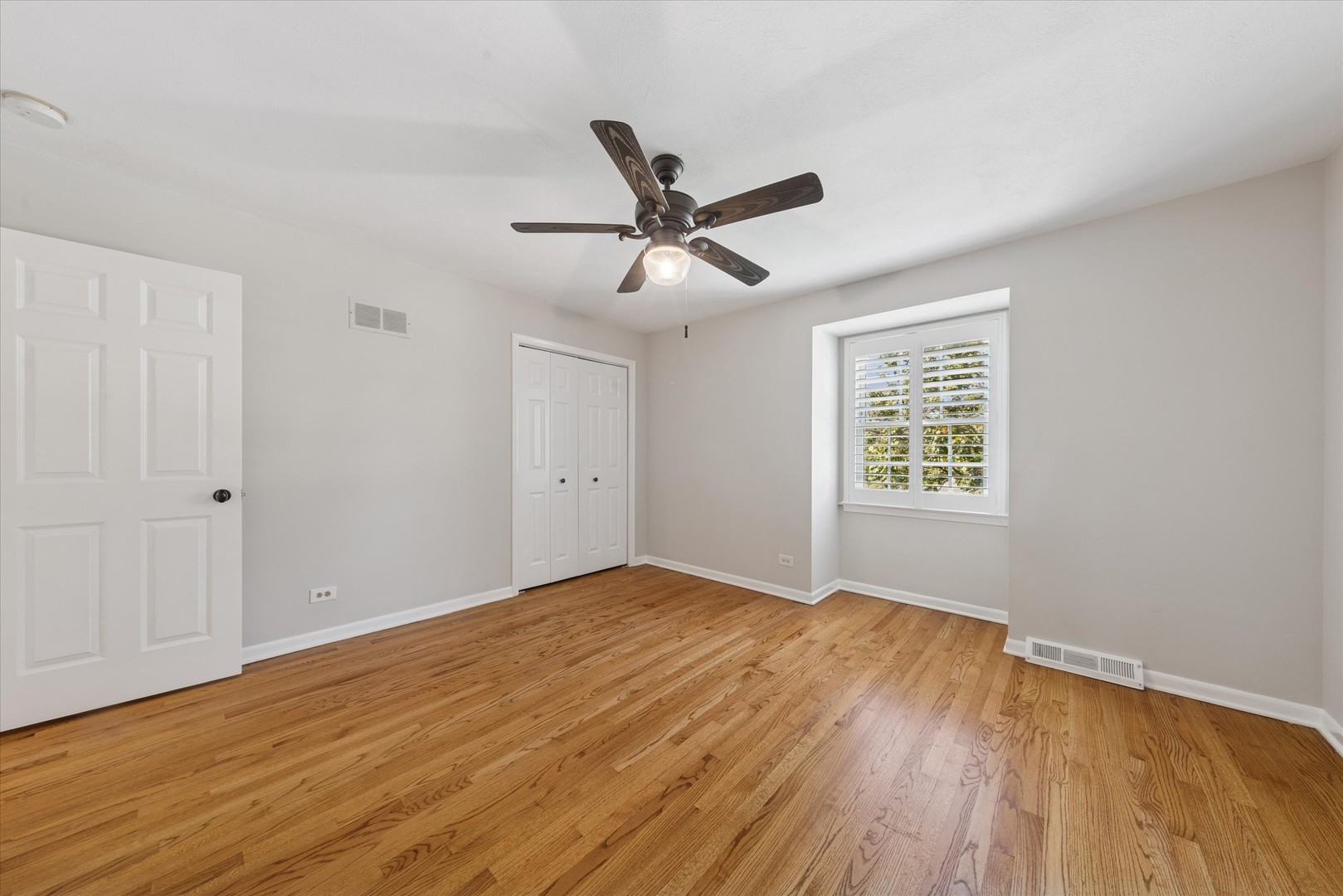 18 Shelburne Drive, Oak Brook, IL 60523