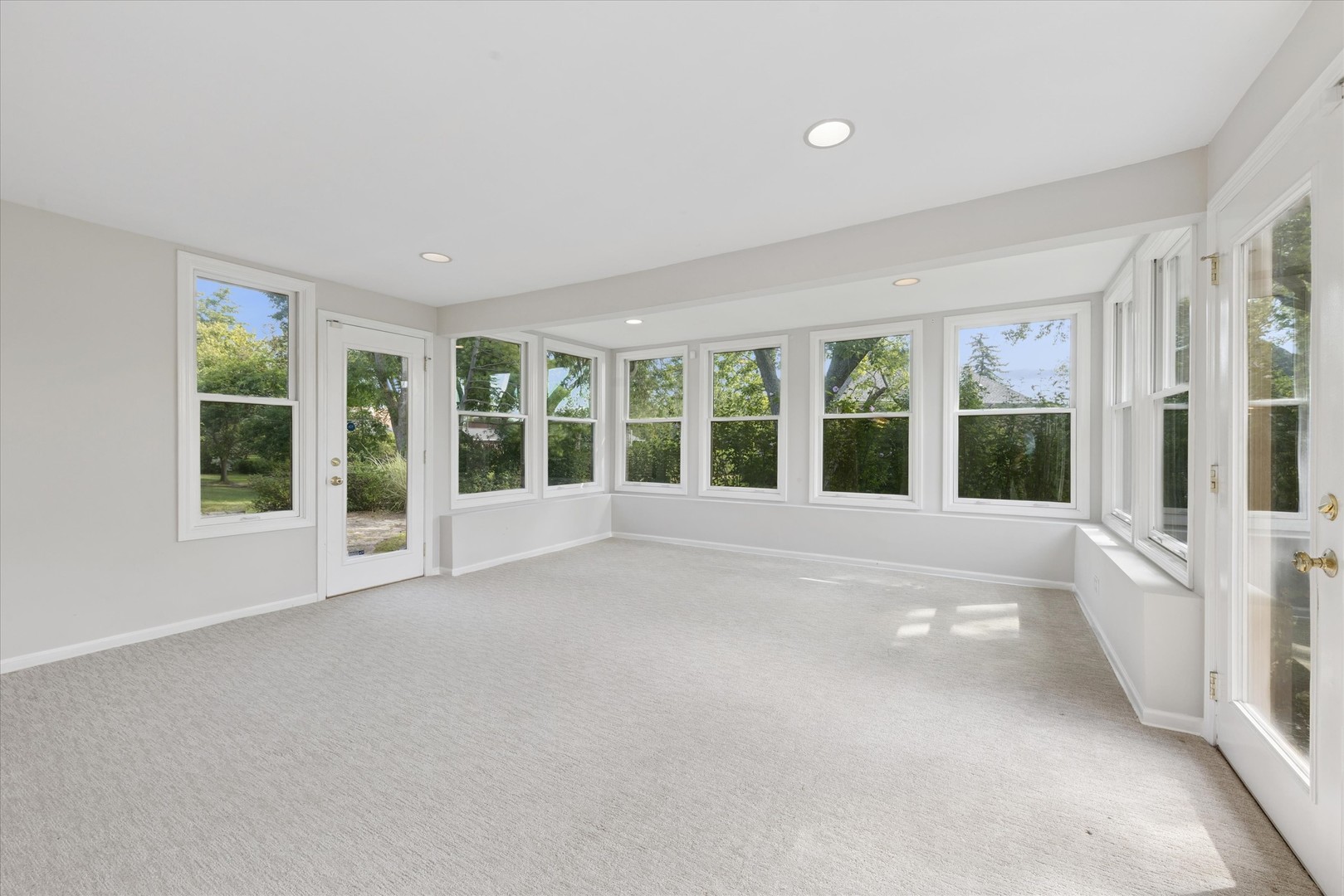 18 Shelburne Drive, Oak Brook, IL 60523