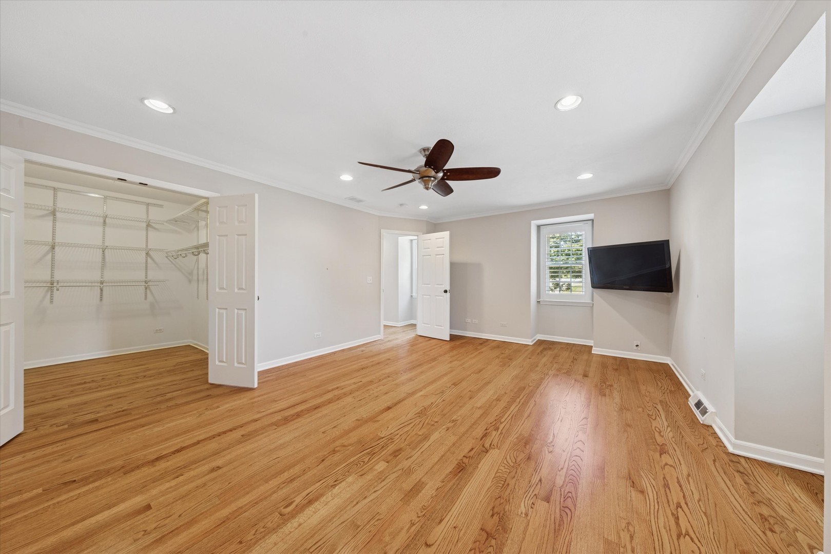 18 Shelburne Drive, Oak Brook, IL 60523