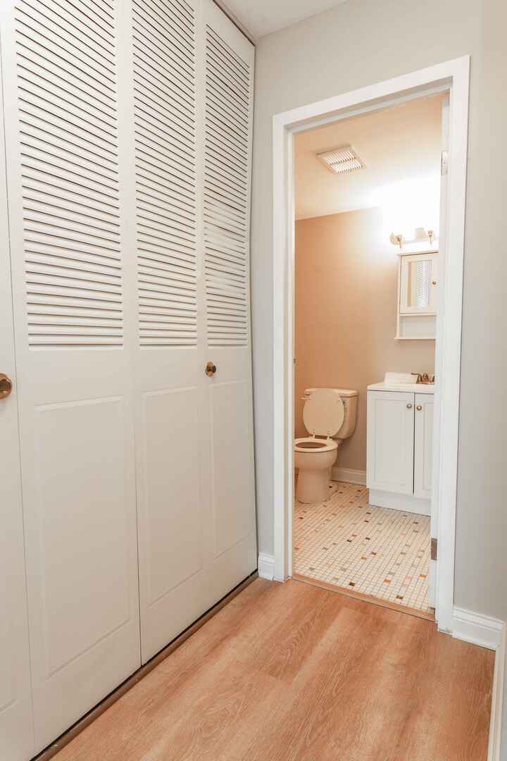 9725 S Karlov Avenue #402, Oak Lawn, IL 60453