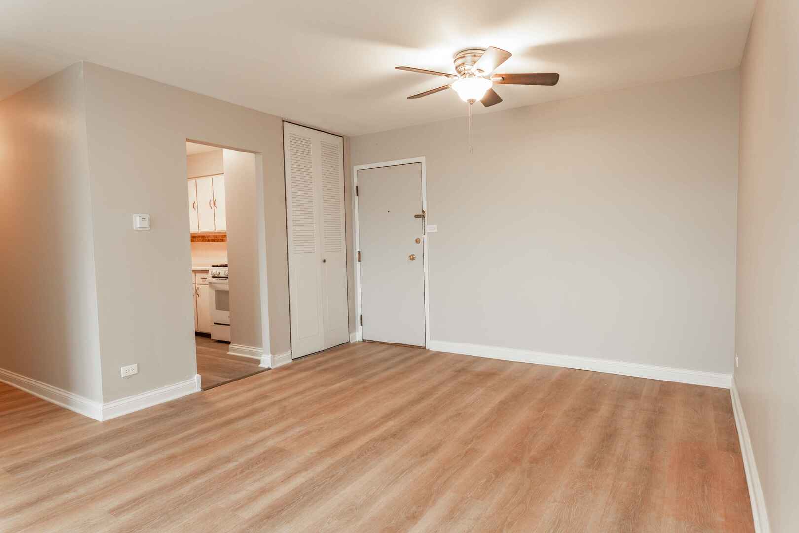 9725 S Karlov Avenue #402, Oak Lawn, IL 60453