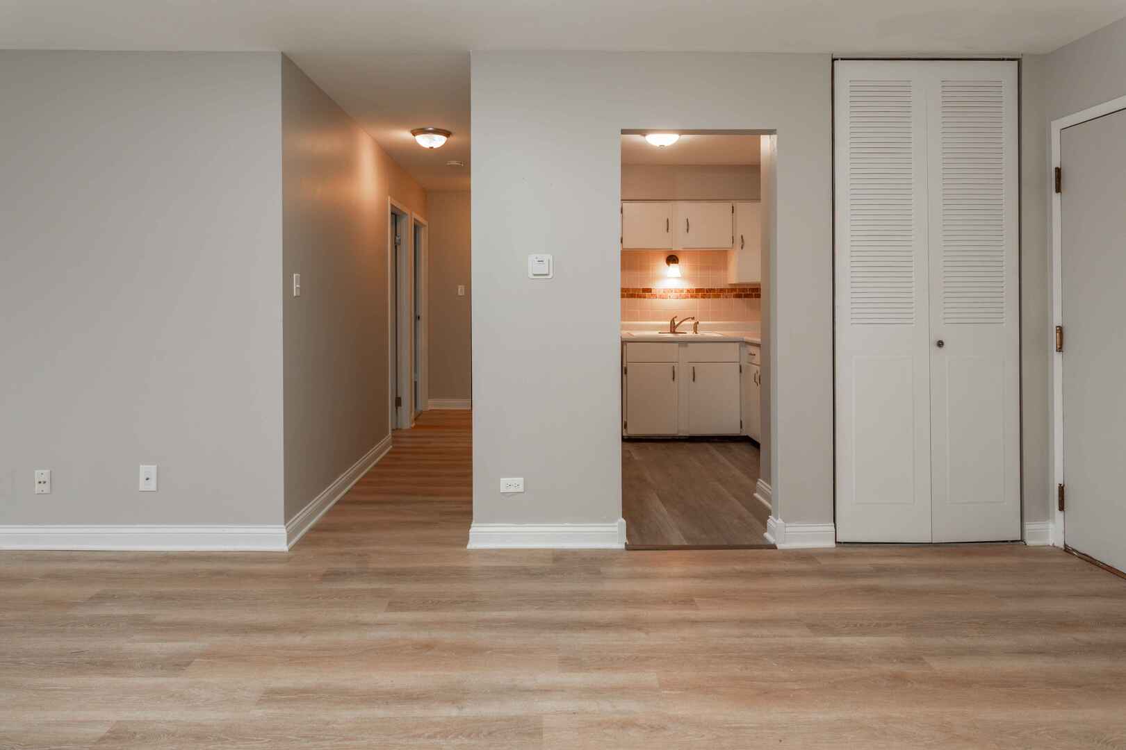 9725 S Karlov Avenue #402, Oak Lawn, IL 60453