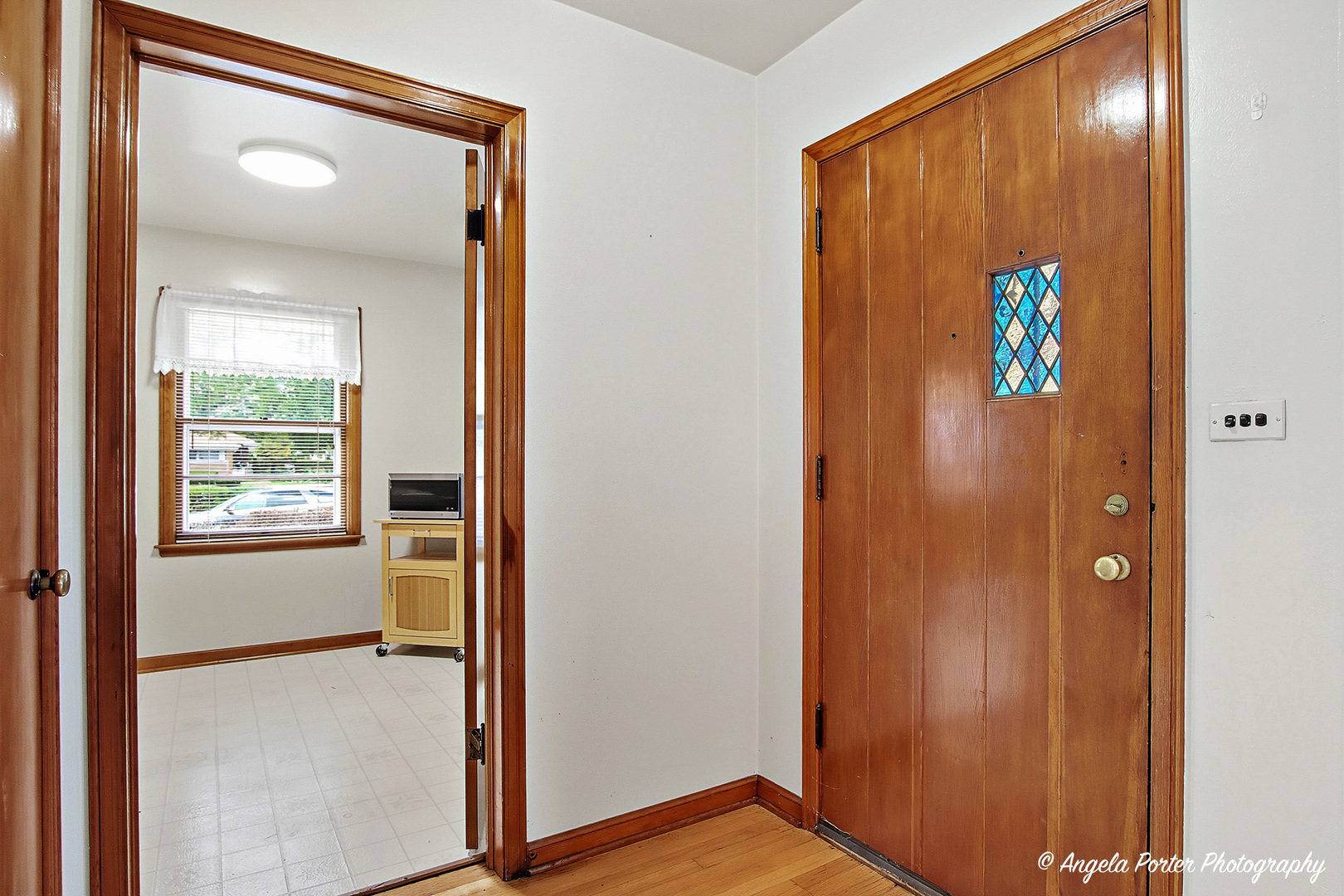 2029 Lloyd Avenue, Waukegan, IL 60085