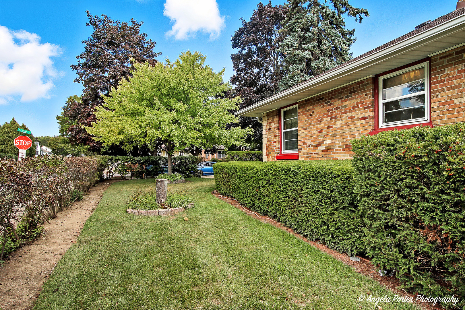 2029 Lloyd Avenue, Waukegan, IL 60085