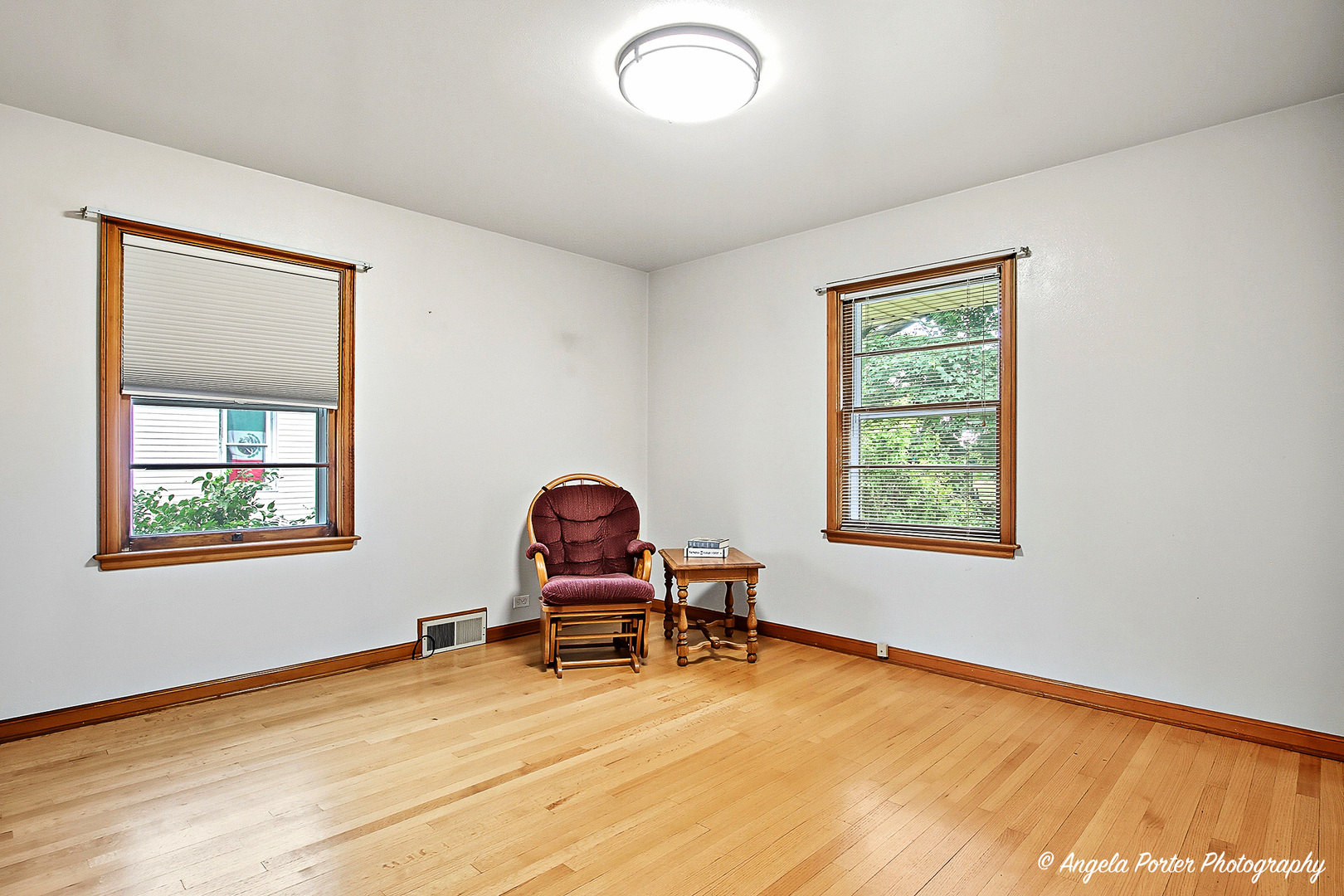 2029 Lloyd Avenue, Waukegan, IL 60085