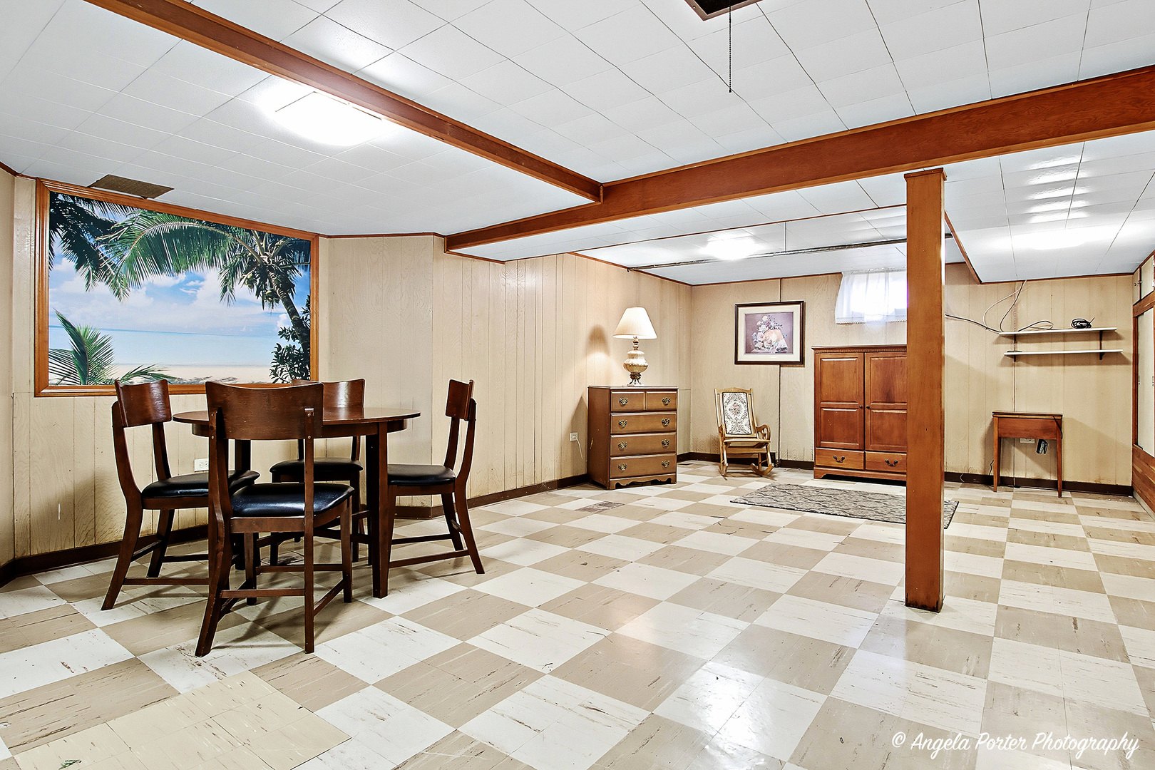 2029 Lloyd Avenue, Waukegan, IL 60085
