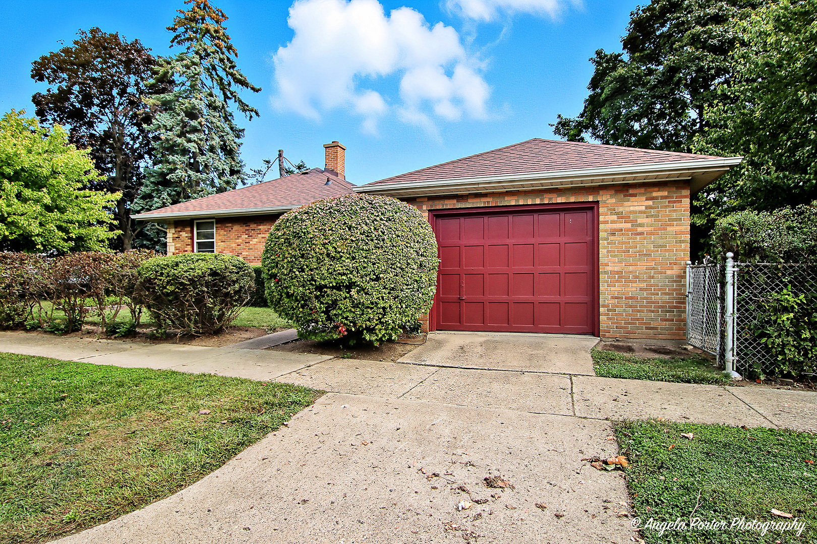 2029 Lloyd Avenue, Waukegan, IL 60085