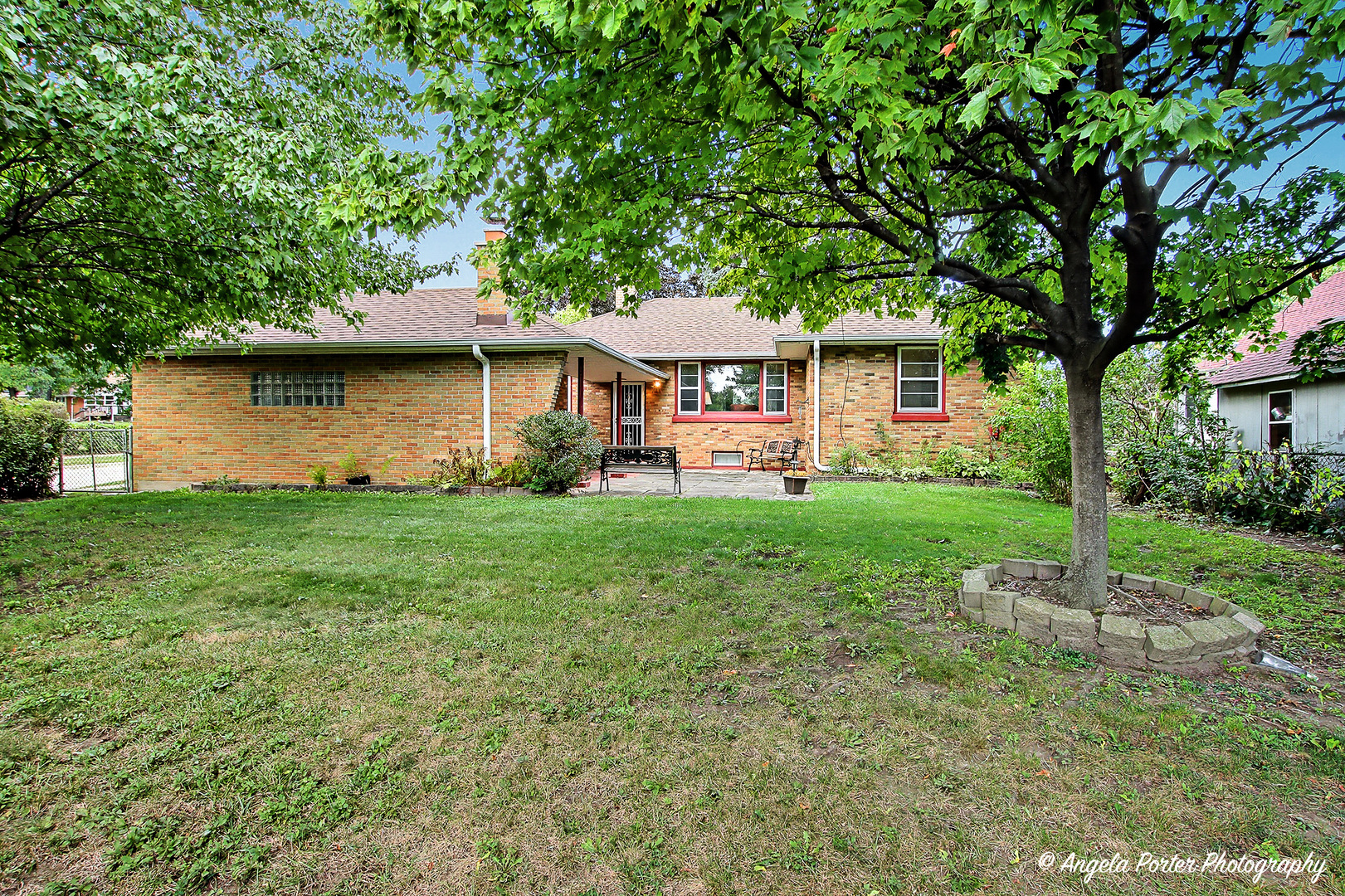 2029 Lloyd Avenue, Waukegan, IL 60085