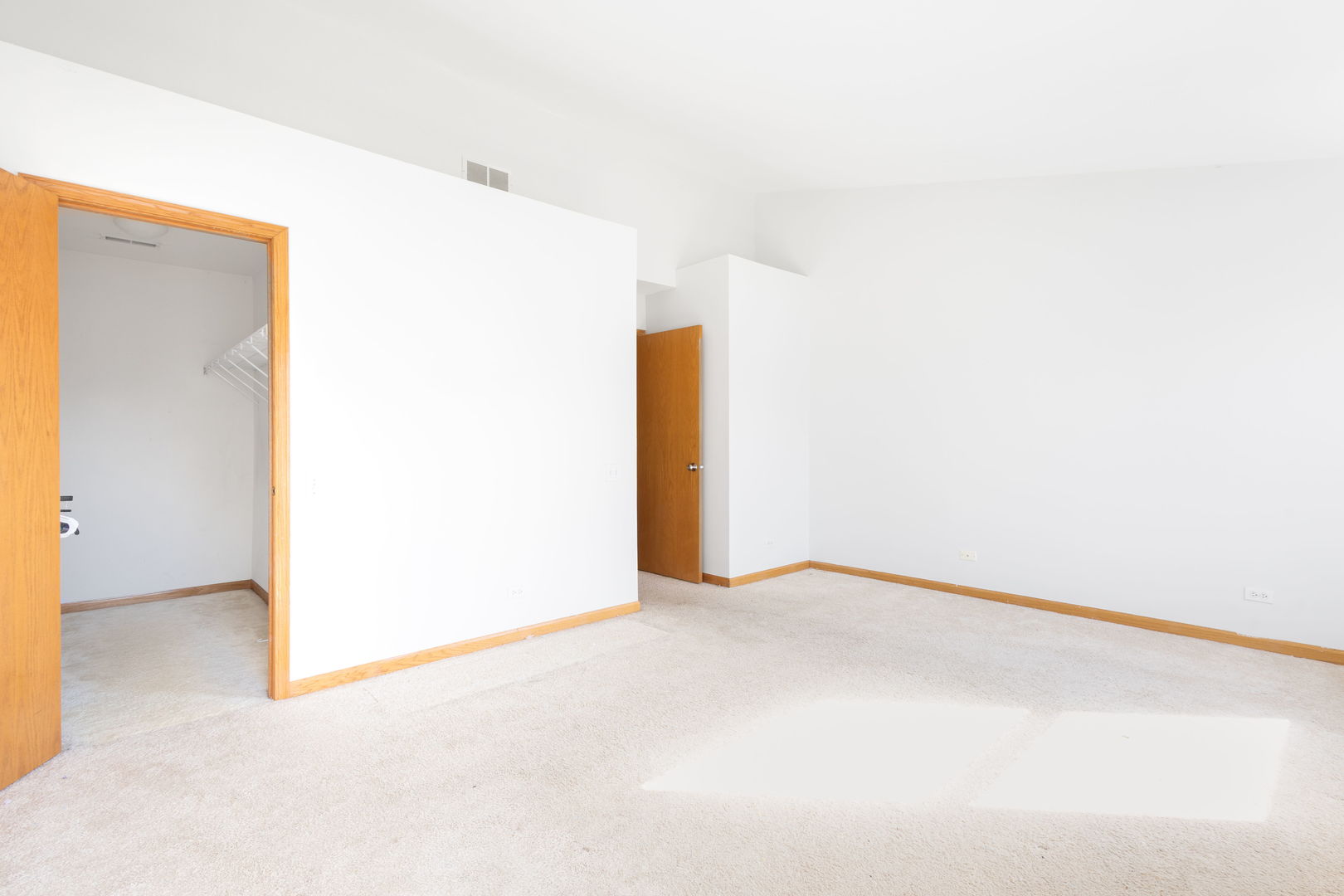 2877 Stonewater Drive #2877, Naperville, IL 60564