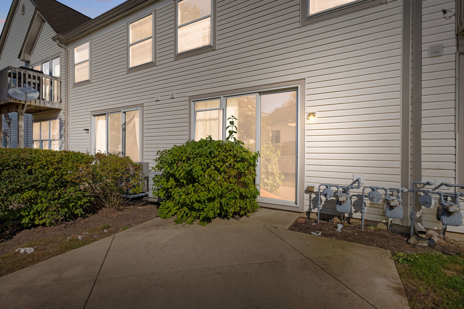 2877 Stonewater Drive #2877, Naperville, IL 60564