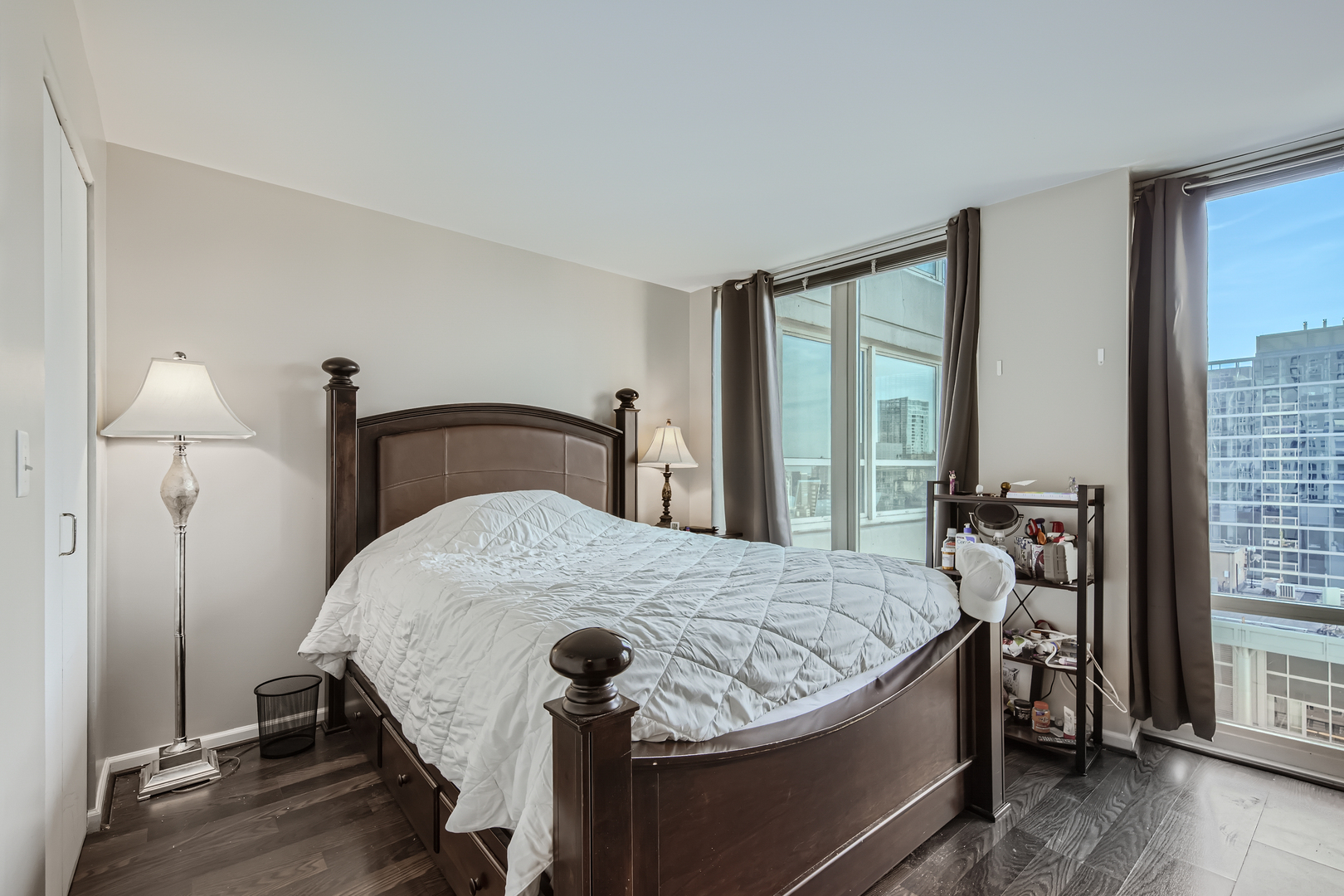 345 N La Salle Drive #2701, Chicago, IL 60654