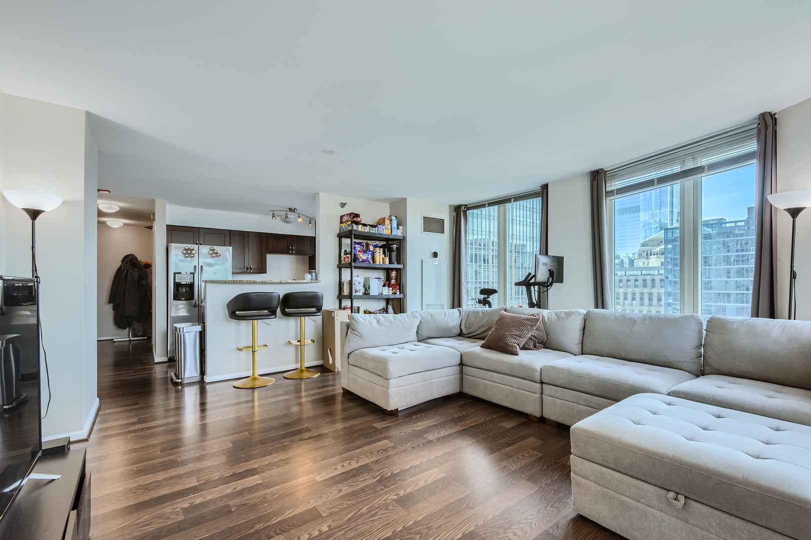 345 N La Salle Drive #2701, Chicago, IL 60654