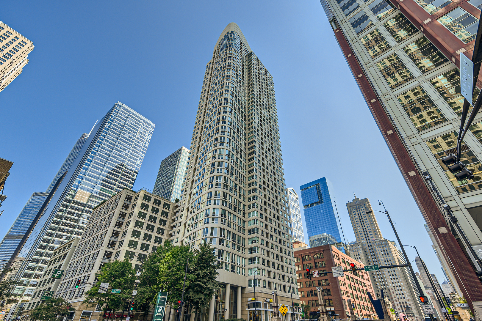 345 N La Salle Drive #2701, Chicago, IL 60654