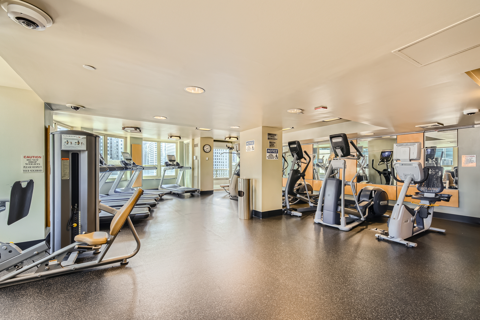 345 N La Salle Drive #2701, Chicago, IL 60654