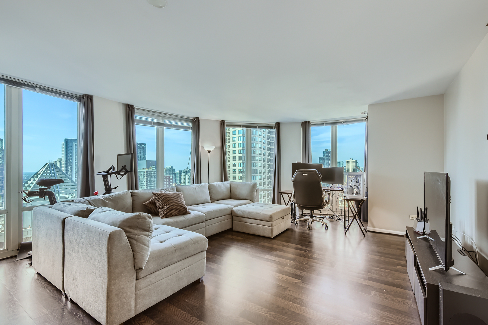 345 N La Salle Drive #2701, Chicago, IL 60654