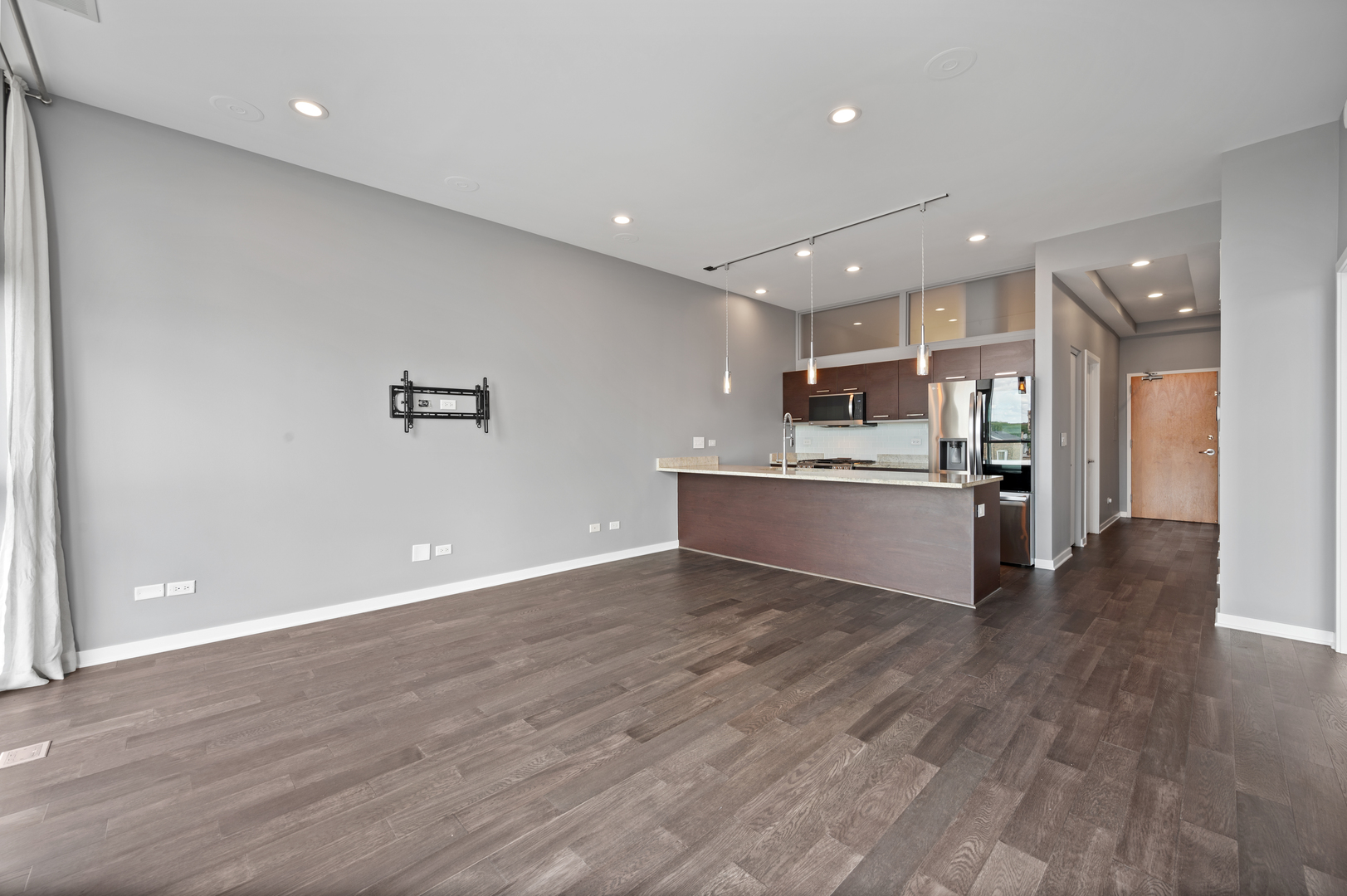 1550 W Cornelia Avenue #403, Chicago, IL 60657