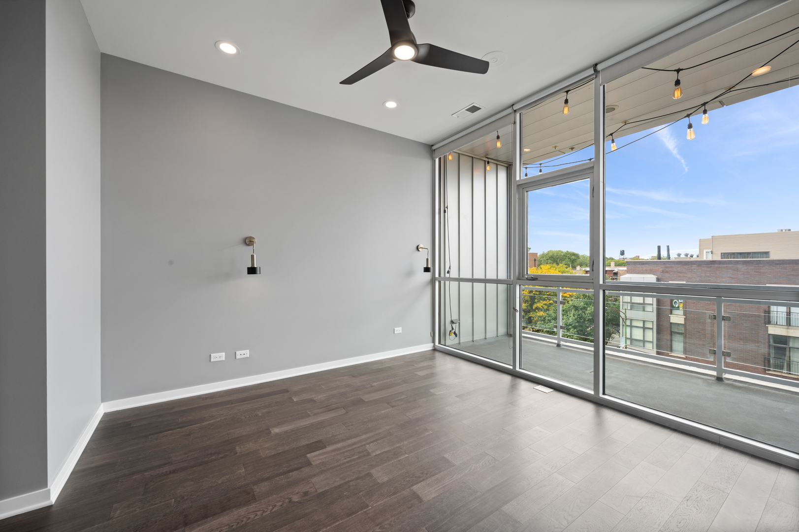 1550 W Cornelia Avenue #403, Chicago, IL 60657