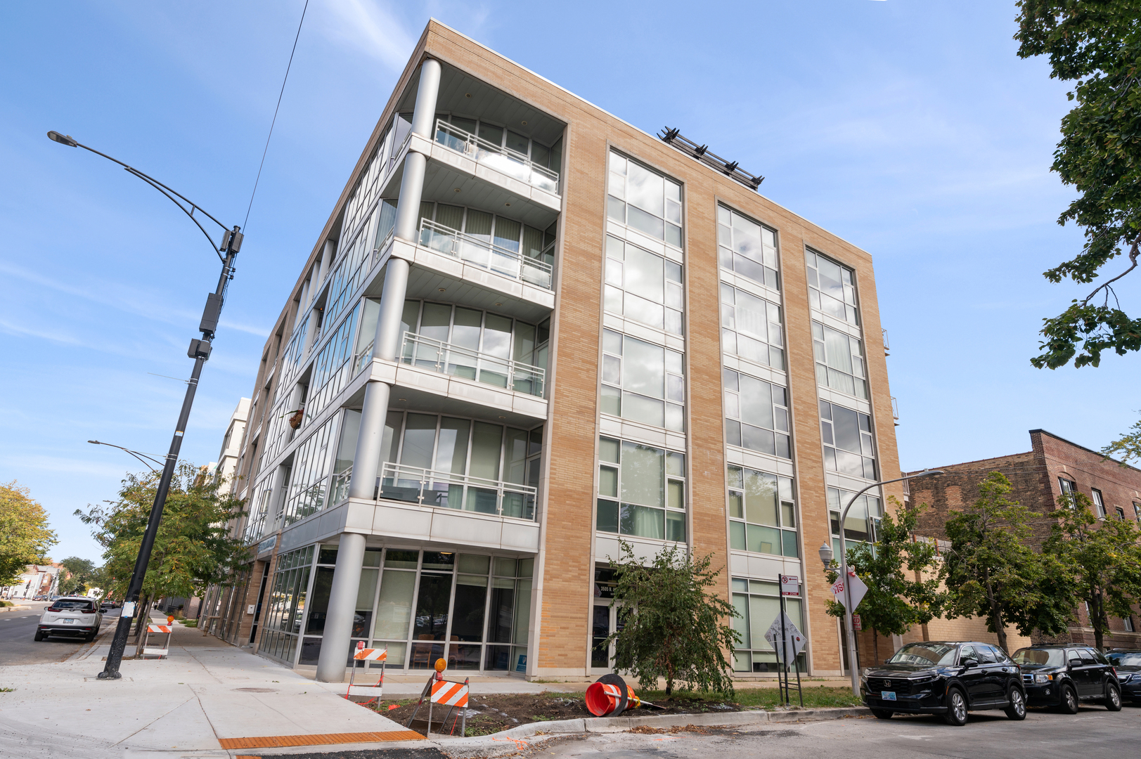 1550 W Cornelia Avenue #403, Chicago, IL 60657