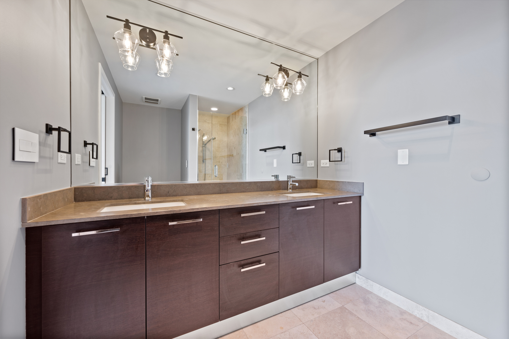 1550 W Cornelia Avenue #403, Chicago, IL 60657