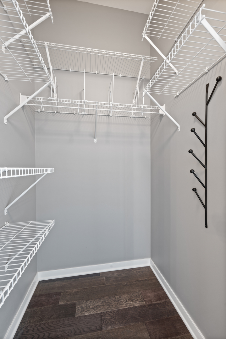 1550 W Cornelia Avenue #403, Chicago, IL 60657