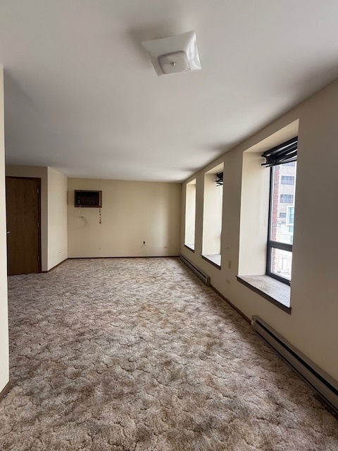 7 S County Street, Waukegan, IL 60085