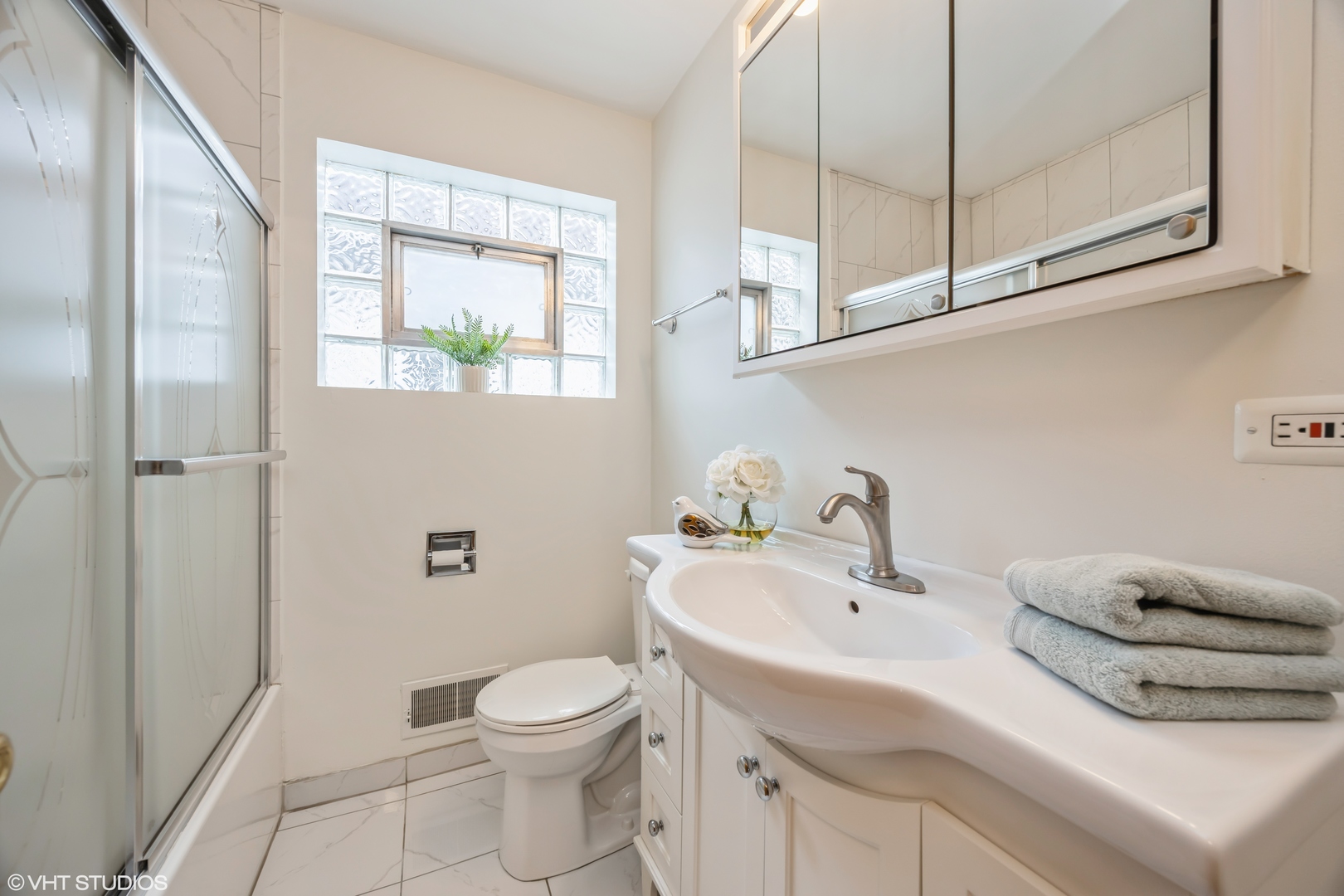 6220 S McVicker Avenue, Chicago, IL 60638