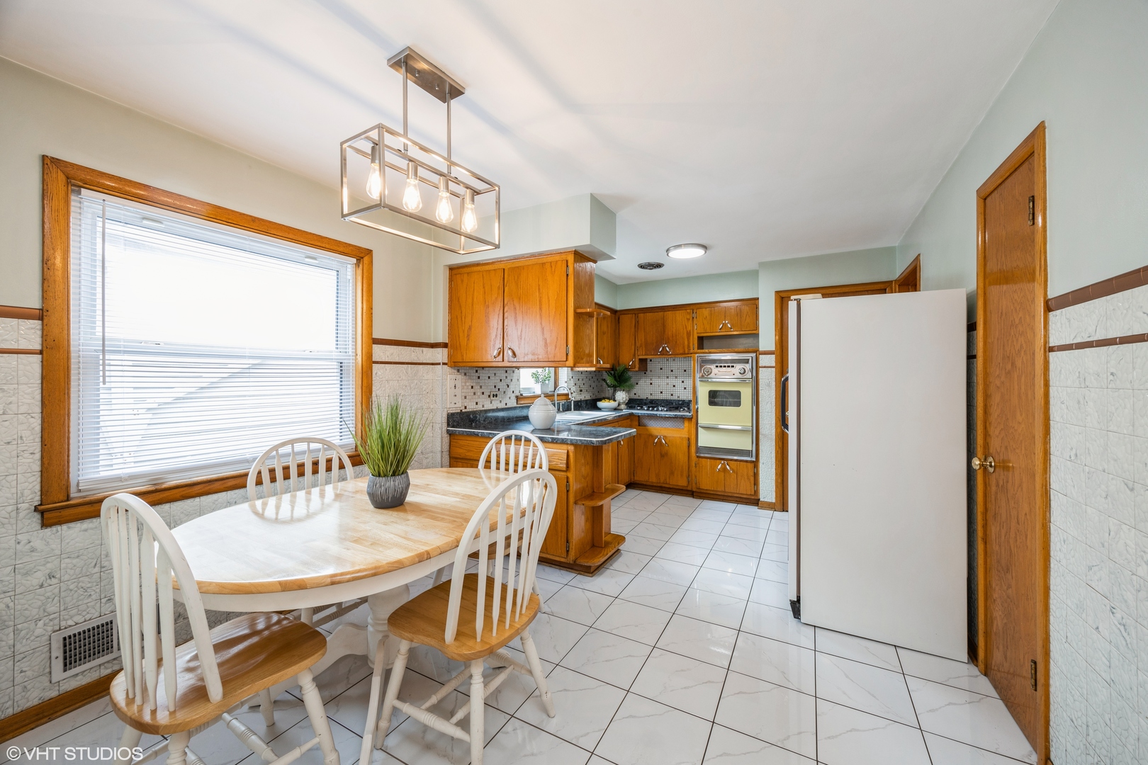 6220 S McVicker Avenue, Chicago, IL 60638