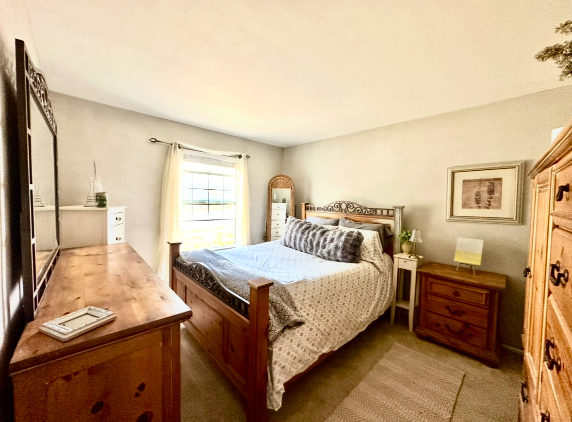 22 Waterbury Lane #N1, Schaumburg, IL 60193