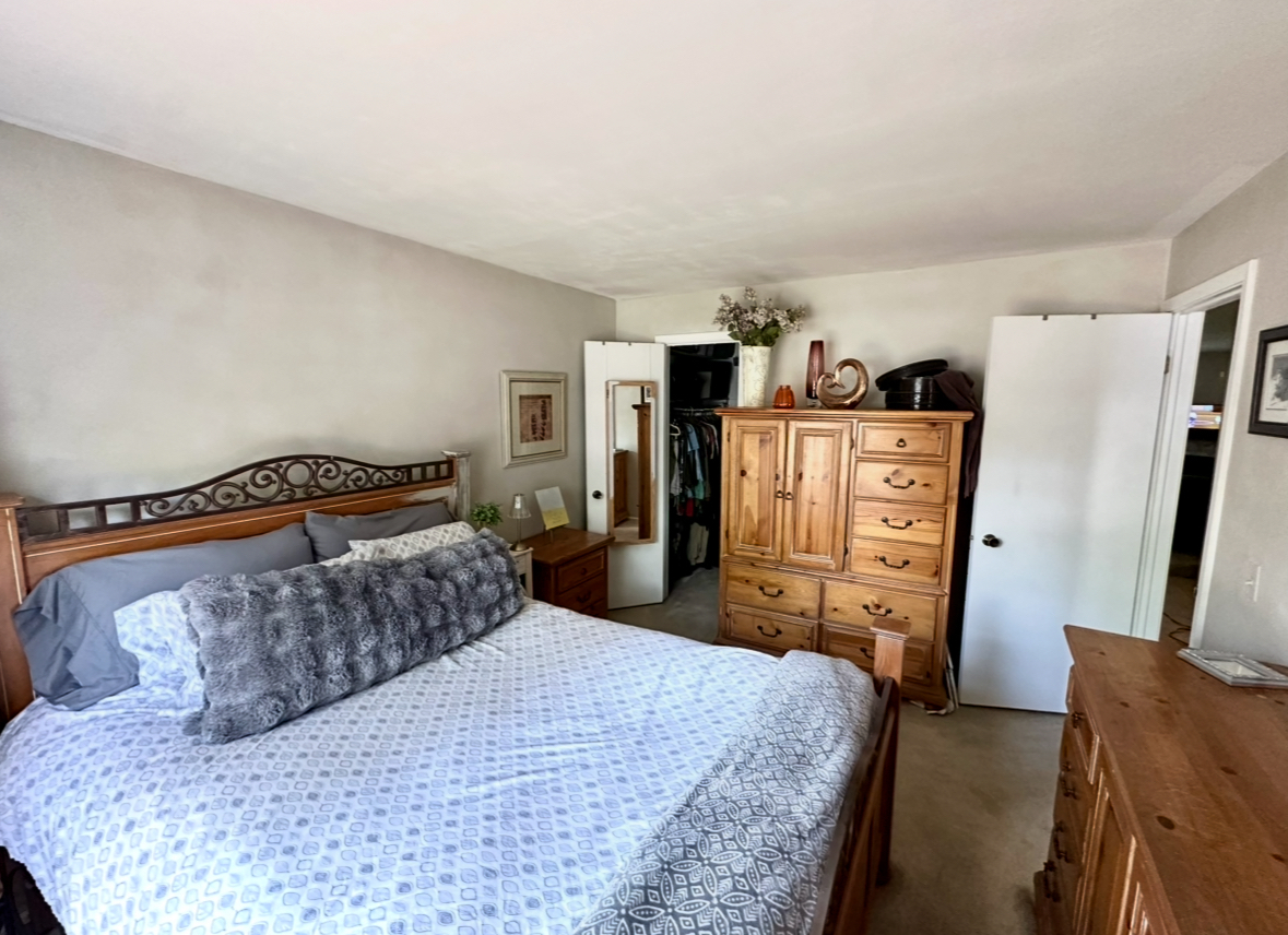 22 Waterbury Lane #N1, Schaumburg, IL 60193