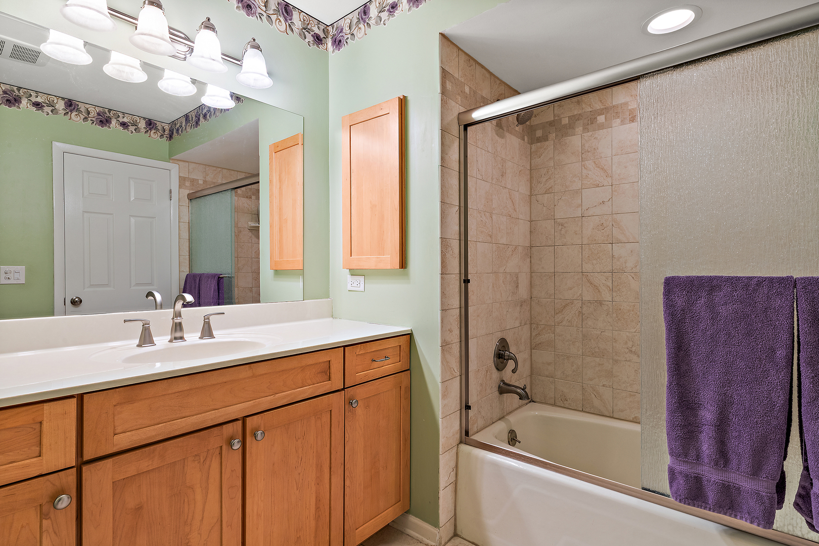 1819 E Wood Lane, Mount Prospect, IL 60056