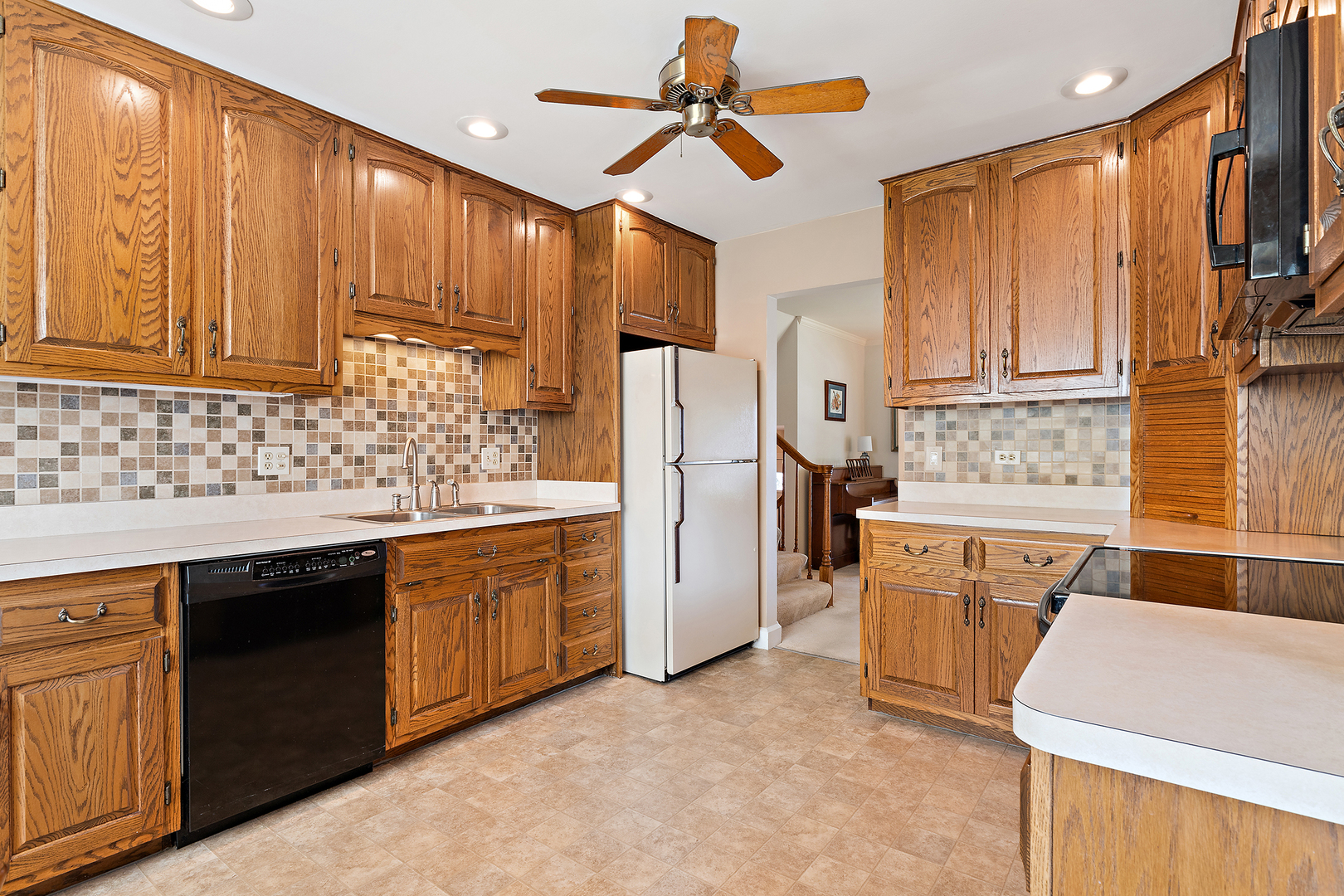 1819 E Wood Lane, Mount Prospect, IL 60056