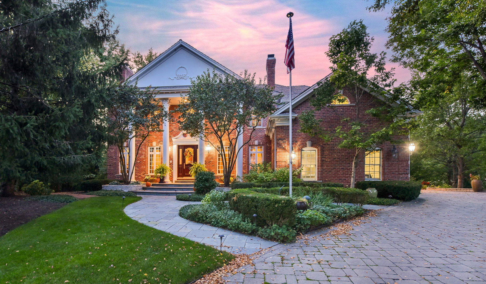 1602 Hunters Glen Court, Wheaton, IL 60189