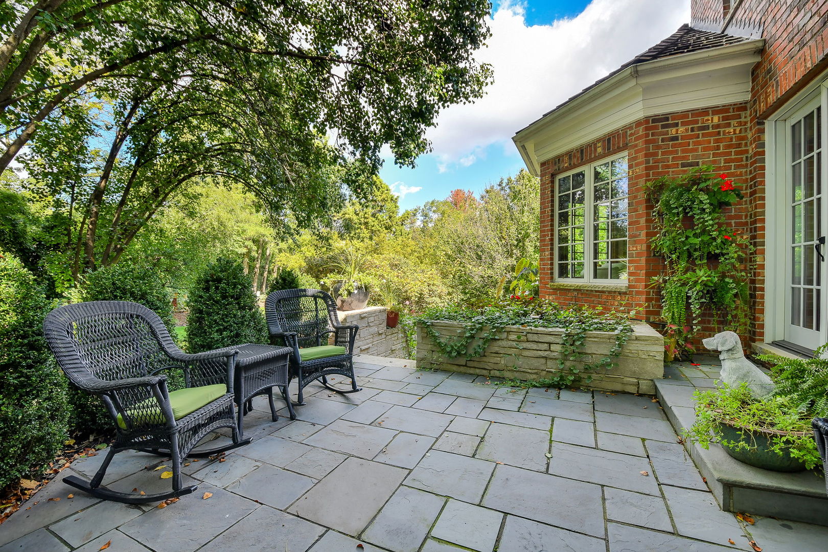 1602 Hunters Glen Court, Wheaton, IL 60189