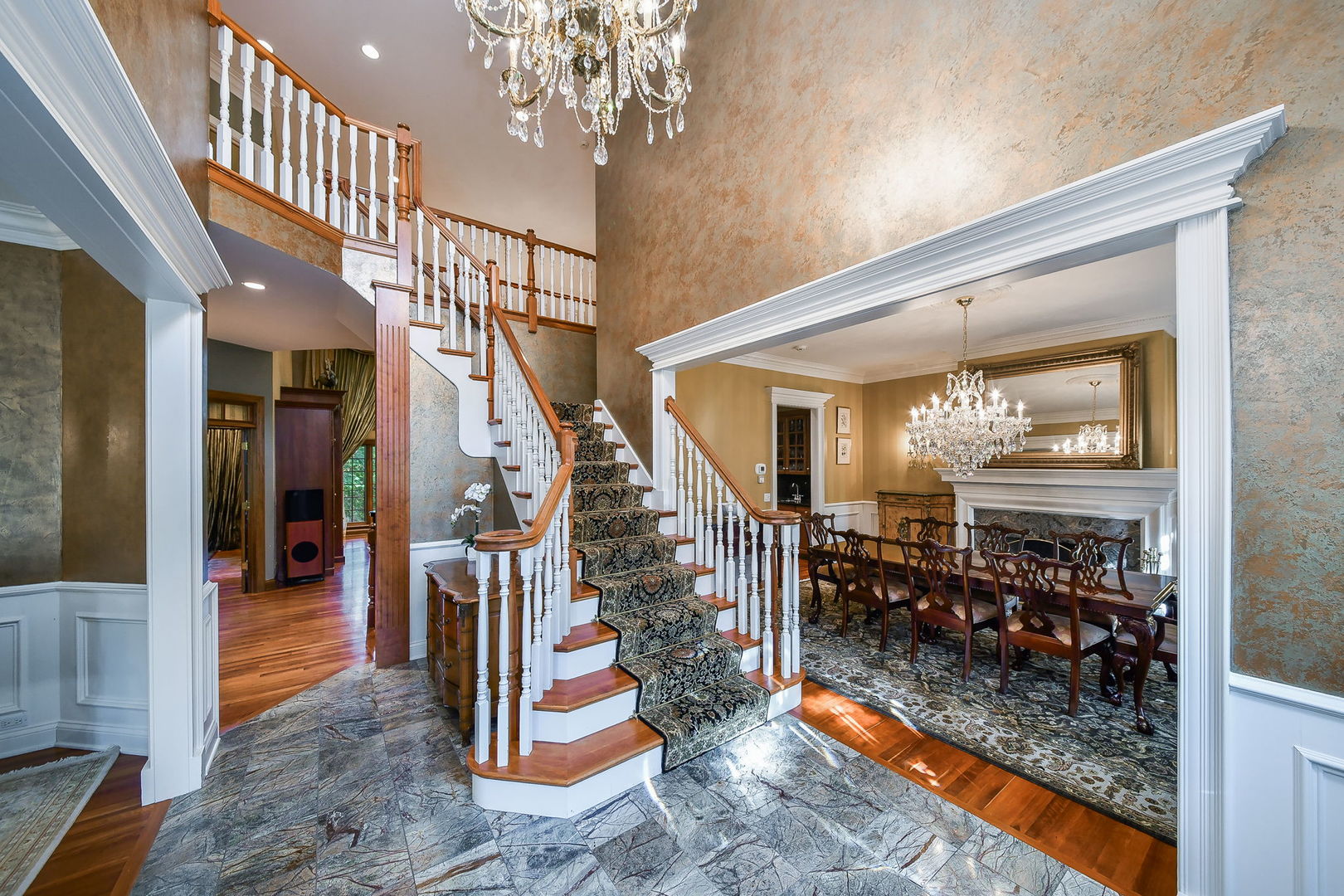 1602 Hunters Glen Court, Wheaton, IL 60189