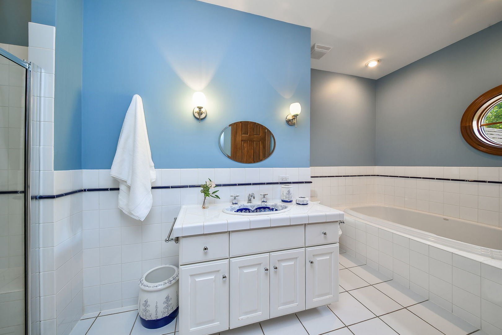 1602 Hunters Glen Court, Wheaton, IL 60189