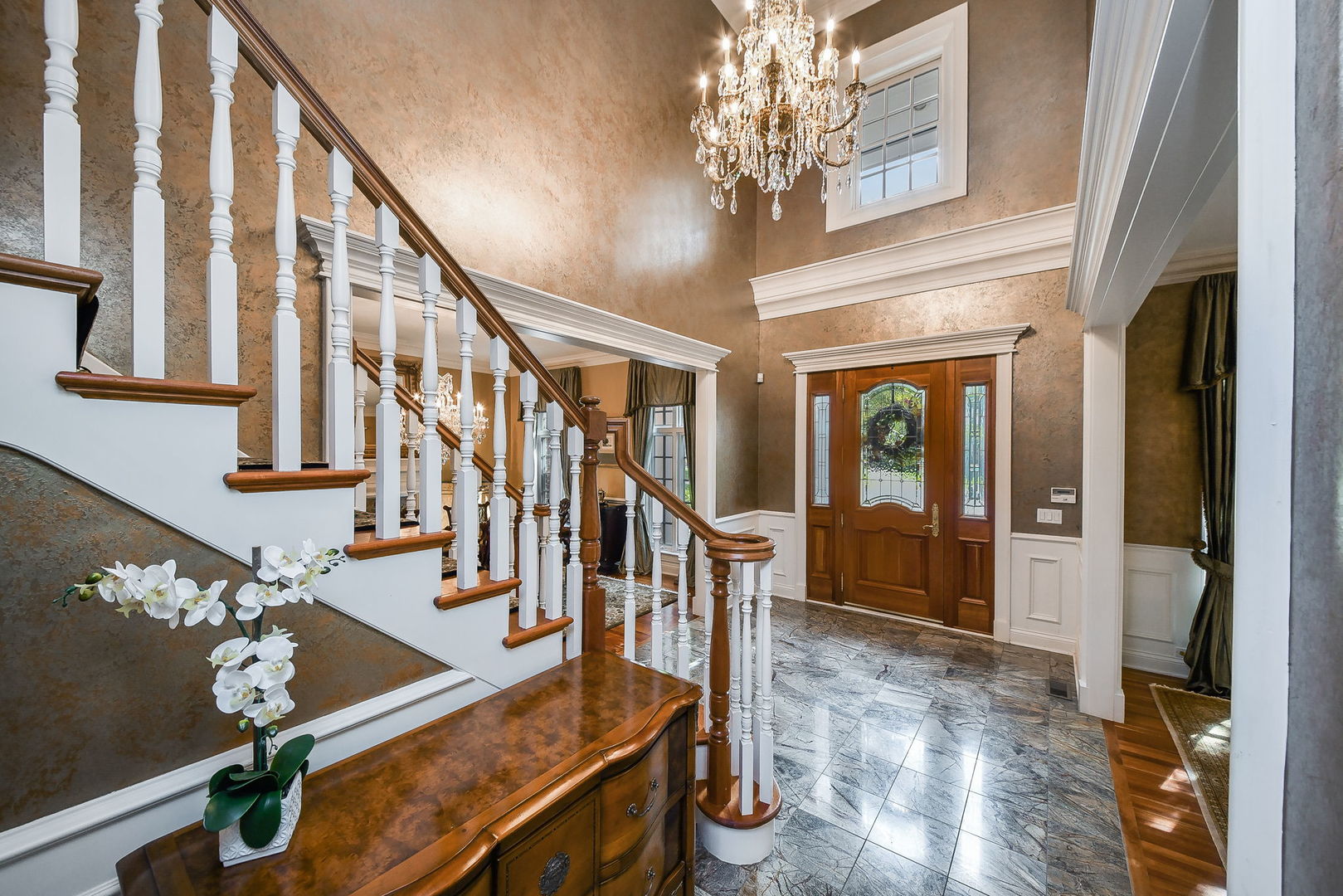 1602 Hunters Glen Court, Wheaton, IL 60189