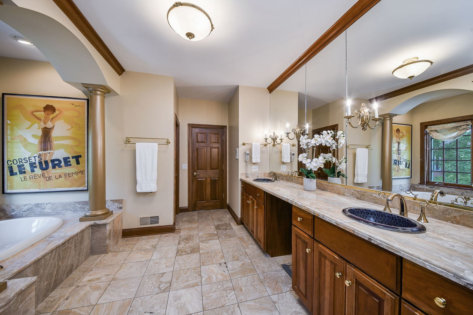 1602 Hunters Glen Court, Wheaton, IL 60189