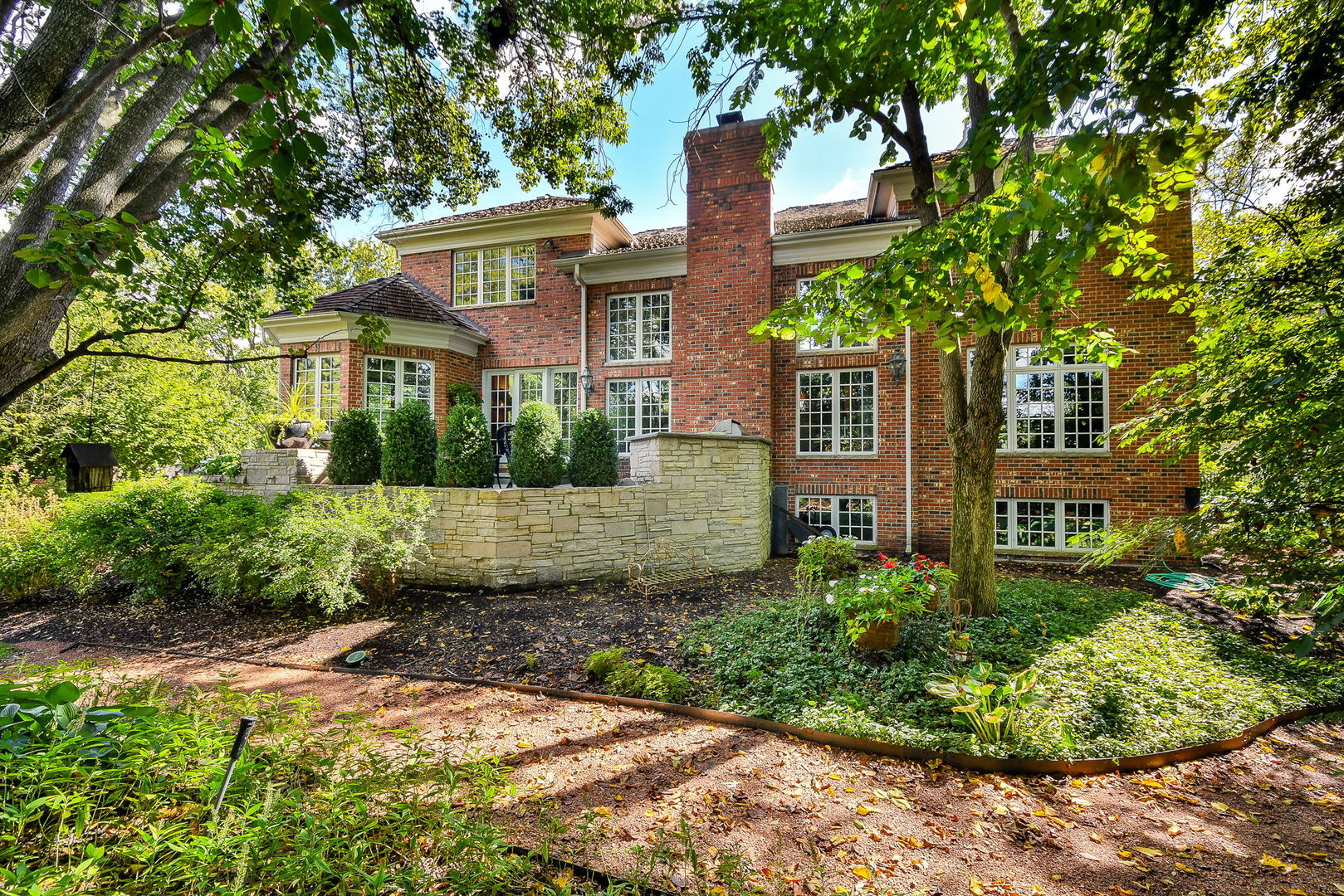 1602 Hunters Glen Court, Wheaton, IL 60189