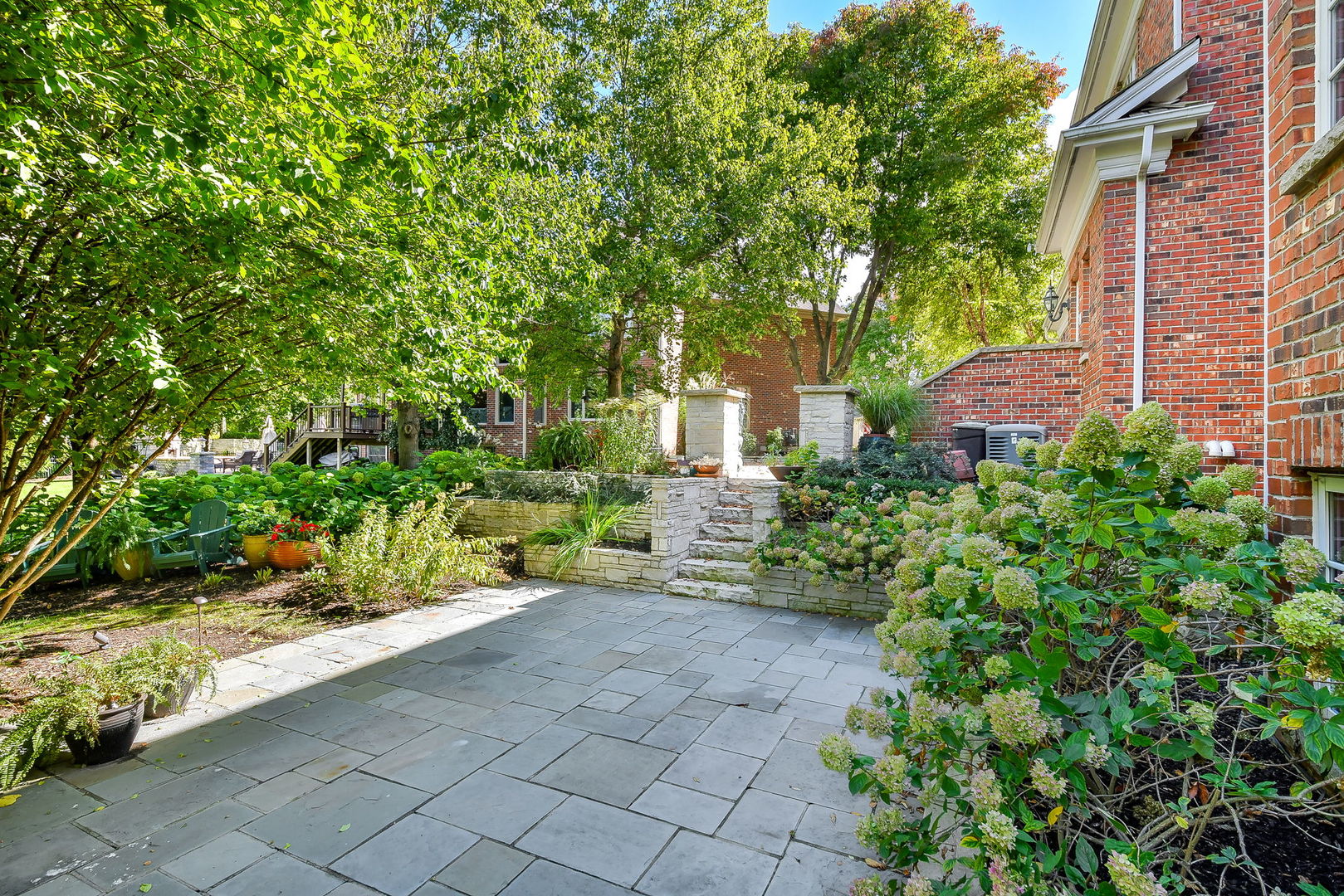 1602 Hunters Glen Court, Wheaton, IL 60189