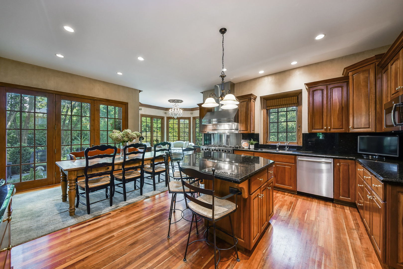 1602 Hunters Glen Court, Wheaton, IL 60189