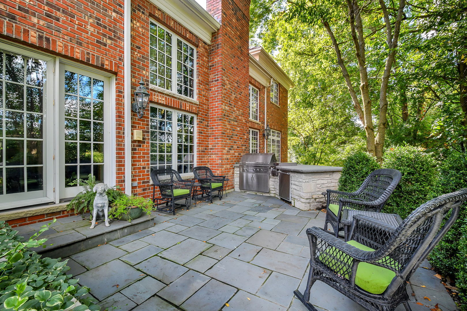 1602 Hunters Glen Court, Wheaton, IL 60189