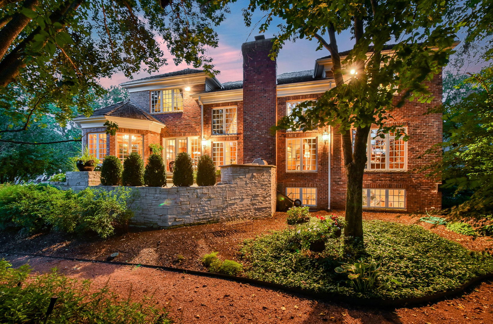 1602 Hunters Glen Court, Wheaton, IL 60189