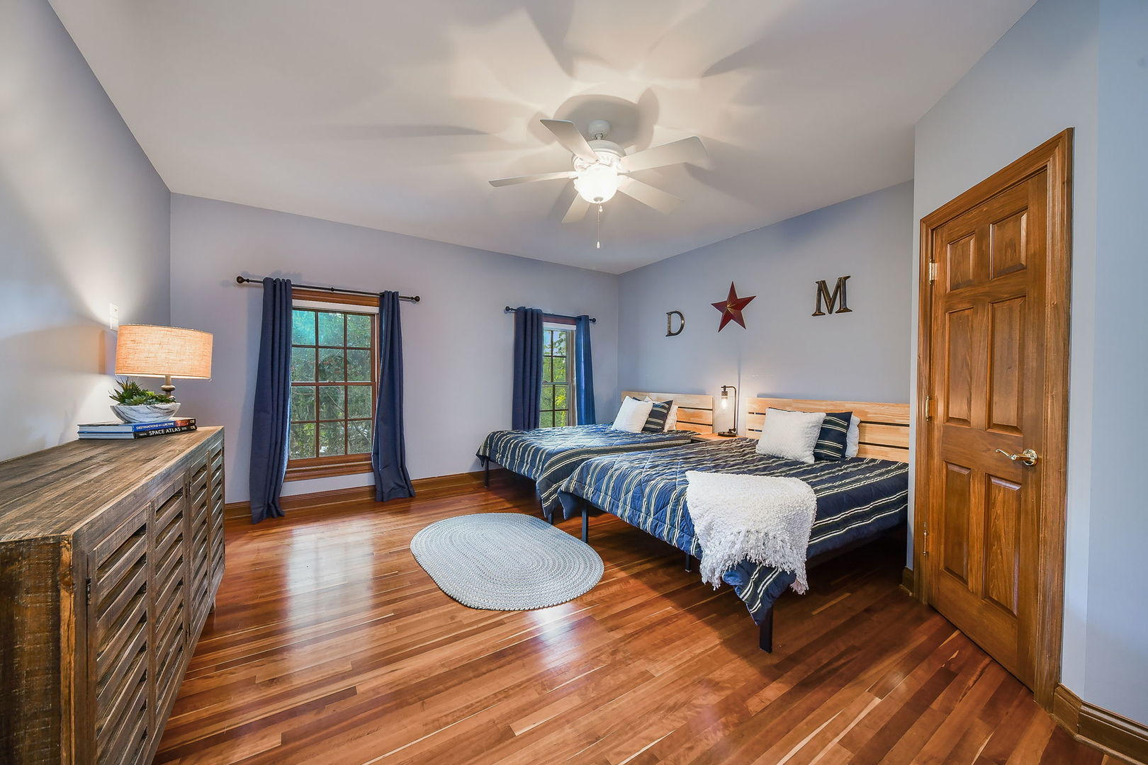 1602 Hunters Glen Court, Wheaton, IL 60189
