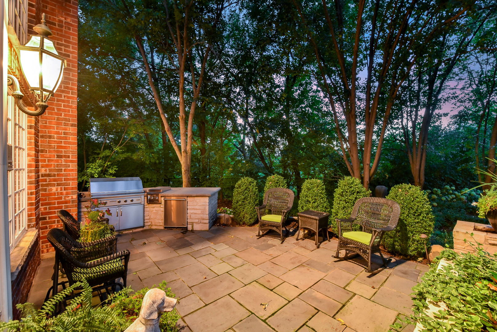 1602 Hunters Glen Court, Wheaton, IL 60189