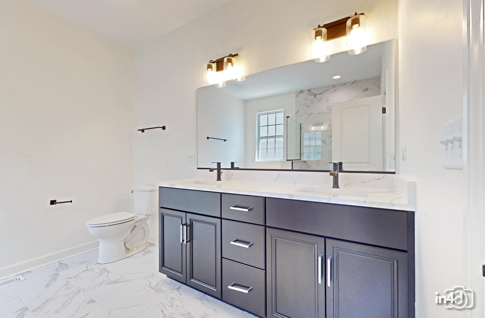 24620 W River Crossing Drive, Shorewood, IL 60404