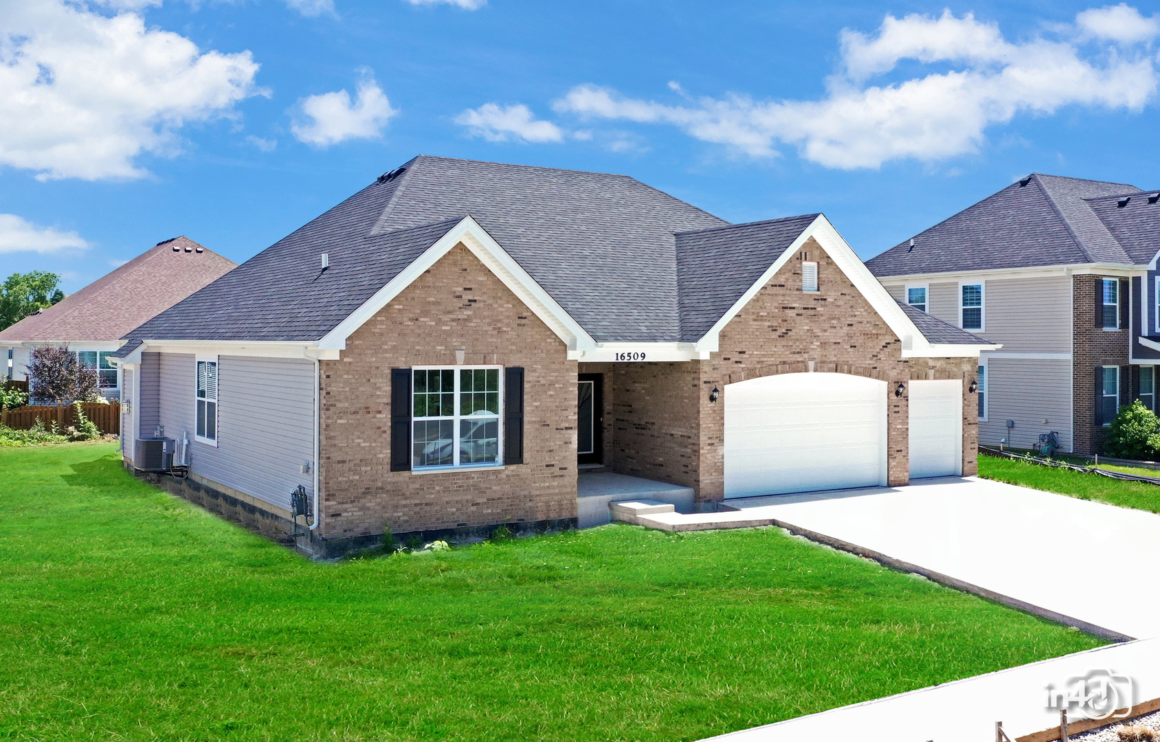 24620 W River Crossing Drive, Shorewood, IL 60404